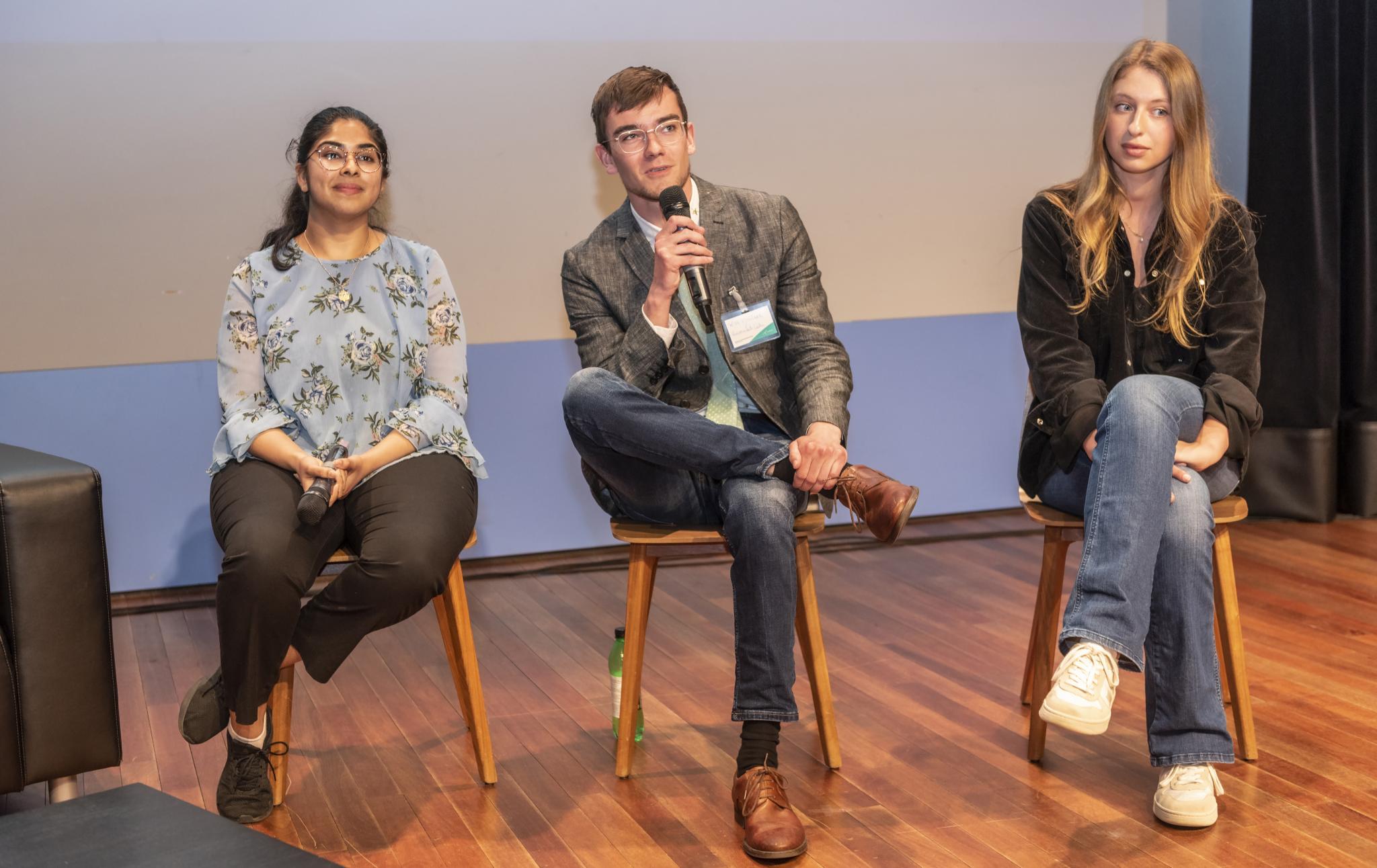 De drie andere leden van het studentenpanel