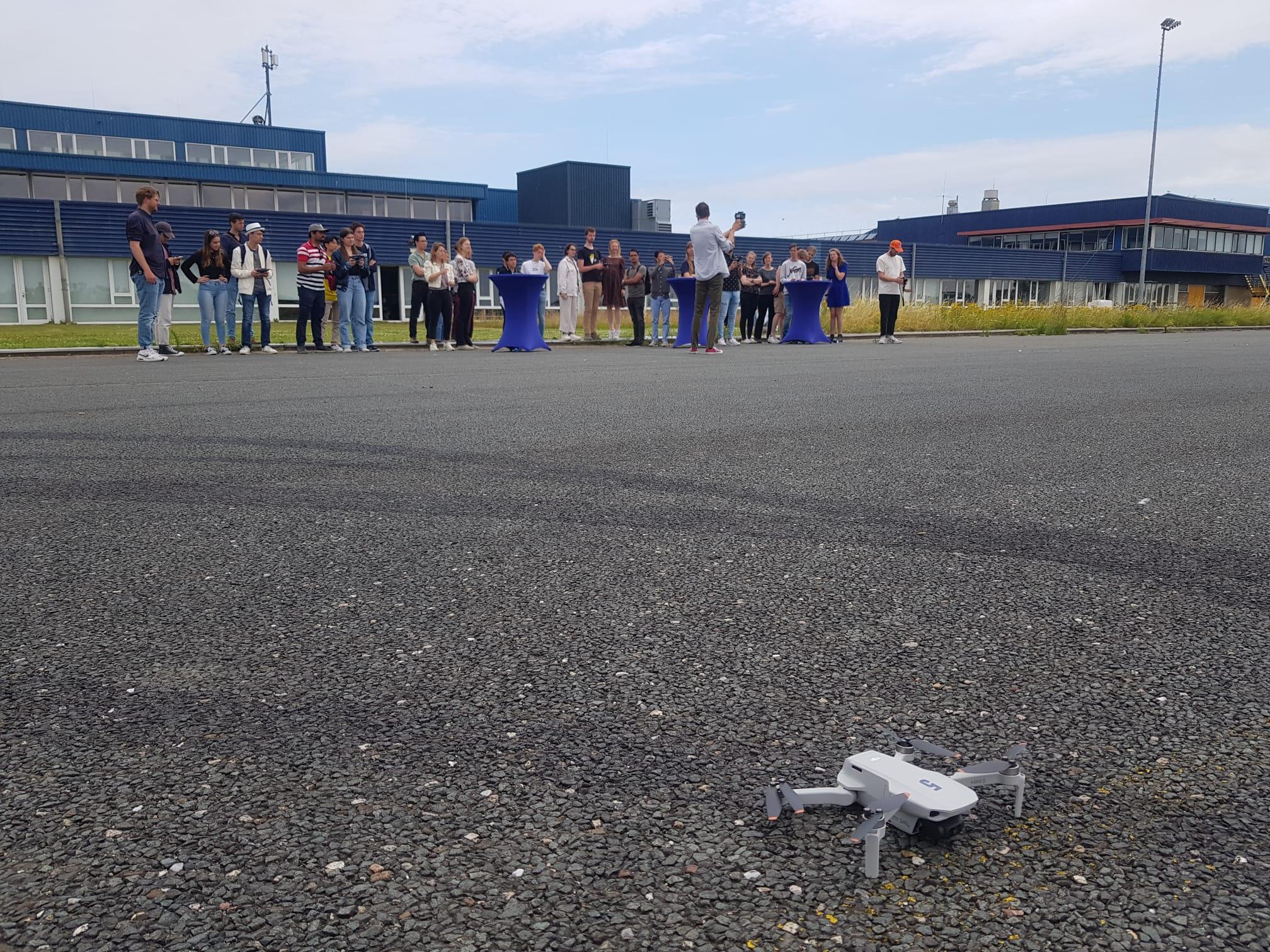 Studenten met drone