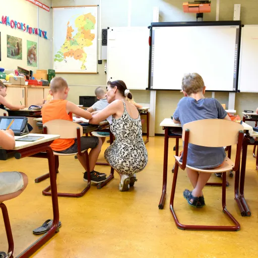school pexels artstel